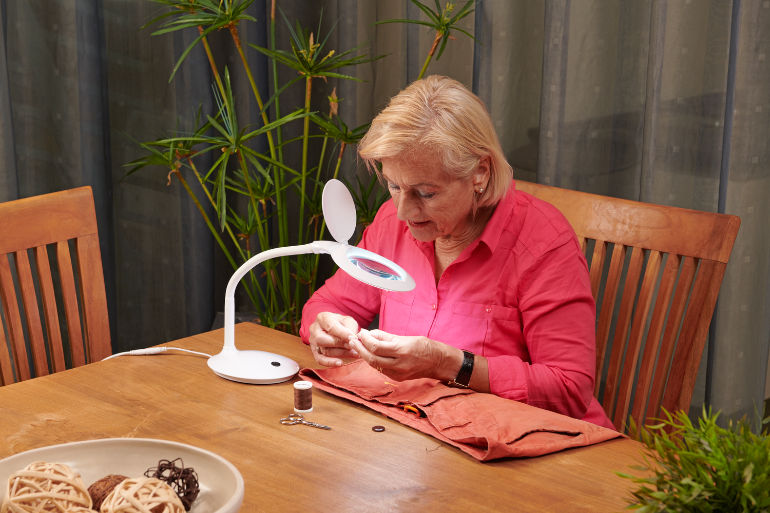 SecuCare Magnifier Lamp