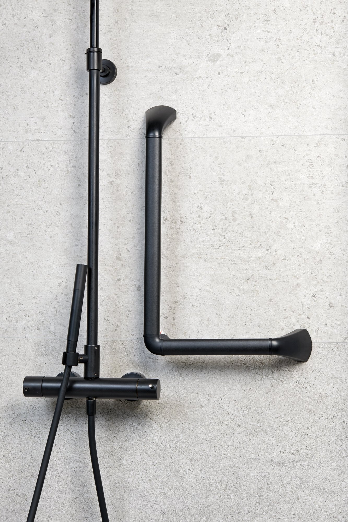 SecuCare Grab Bar aluminium 90˚ angle - black